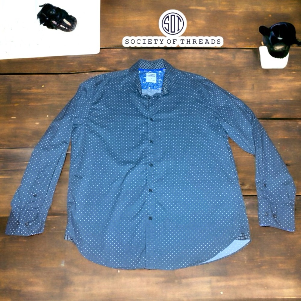 SOCIETY OF THREADS Men’s Slim fit dress shirt- Large